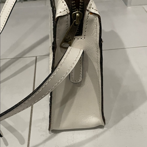 Patricia Nash Cream Embossed Crossbody Bag - Picture 9 of 9